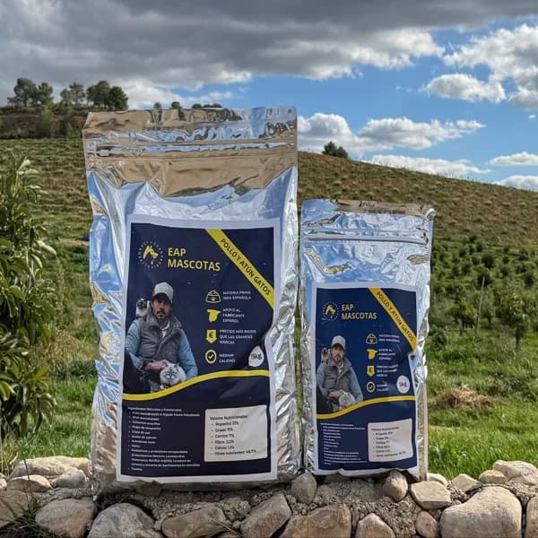 Pienso de Gatos - Pollo / Saco Pequeño - 5kg - 5 kg - Imagen del producto en Findit