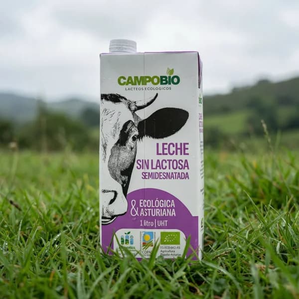 Leche Orgánica 100% Asturiana - Semidesnatada sin Lactosa / Pequeña - 2 litros - 2 kg - Imagen del producto en Findit