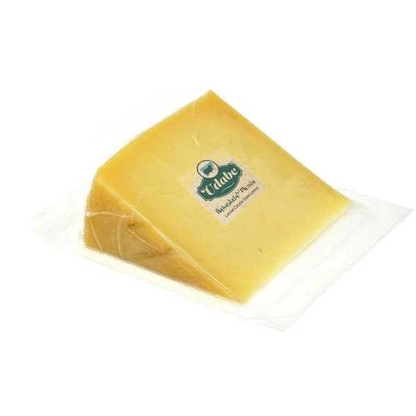 Queso mezcla de leche cruda natural UDABE, cuña 250 g - 1 ud - Imagen del producto en Findit